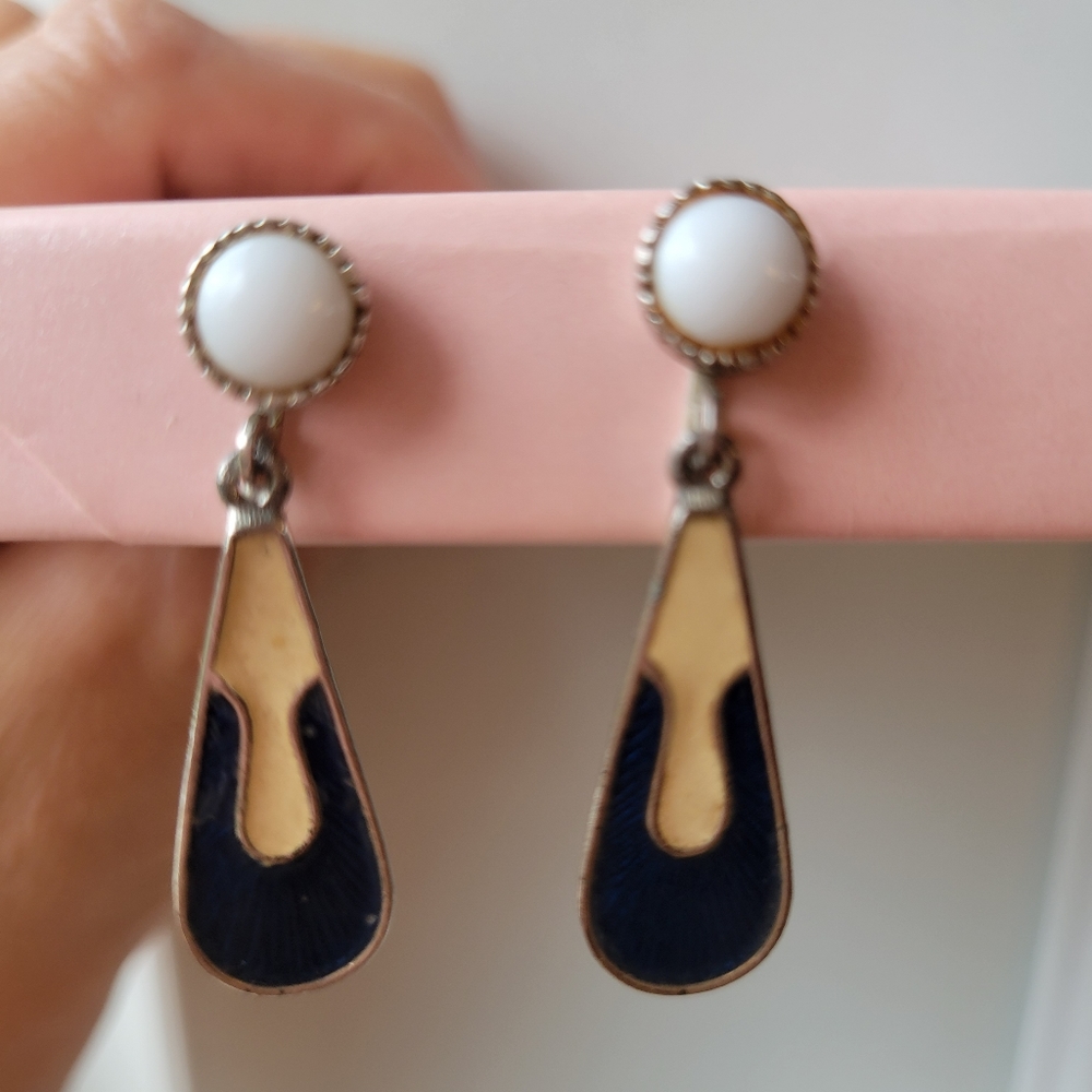Vintage Signed Clip-On Earrings ~ 2 Pair ~ Kramer ~ Avon ~ MCM ~ 1960s - Picture 3 of 13